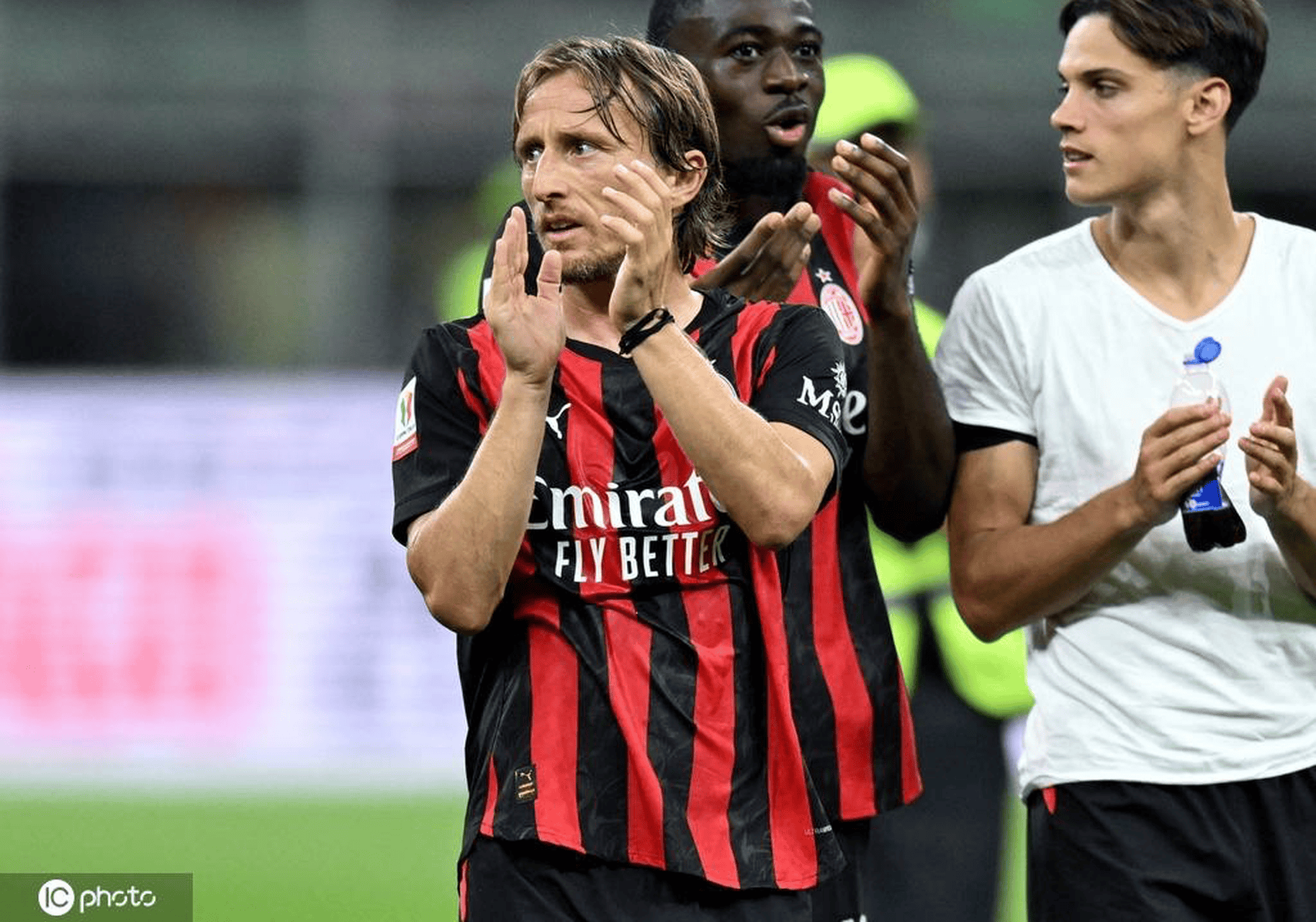 爱游戏官网-马德里竞技发布备战花絮，今晨复出首秀，意大利杯任务艰巨，训练强度明显提升的简单介绍